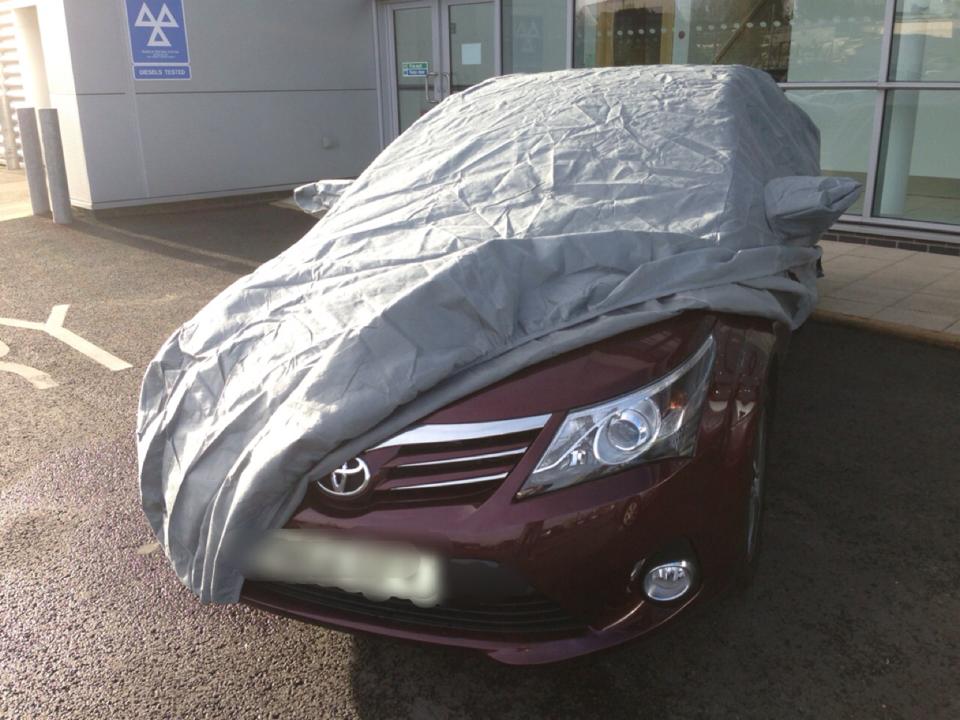 Toyota Avensis Stormforce Car Cover